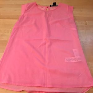 Cute pink French Connection top. XS